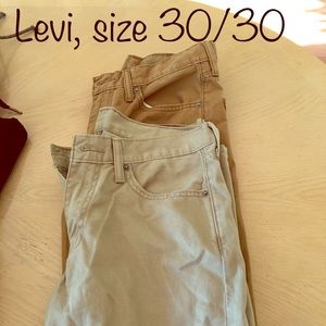 Men’s Levi khaki jeans