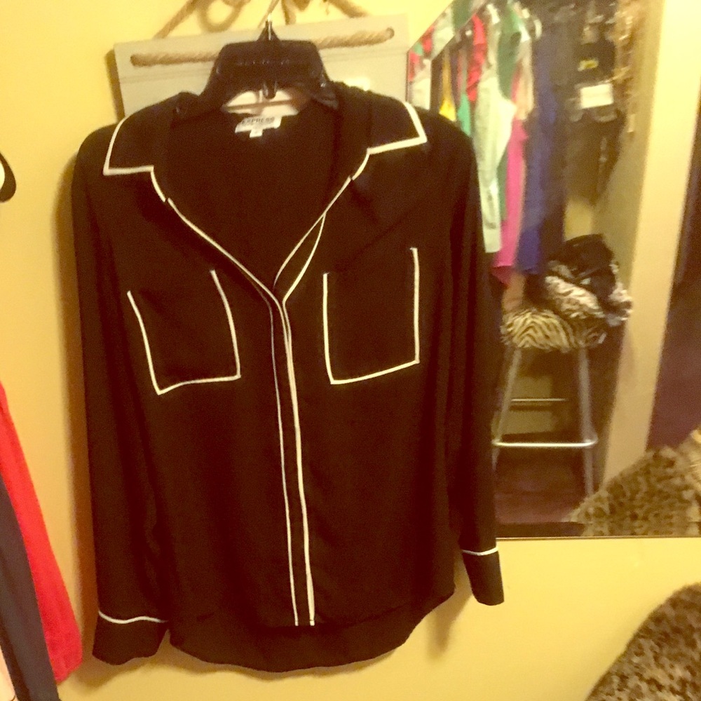 Button: portfolio blouse