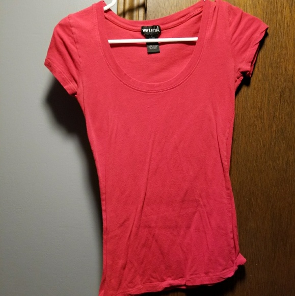 Red short sleeve shirt - Picture 1 of 1