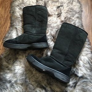 Black and White Pattern UGG Boots Size 6W