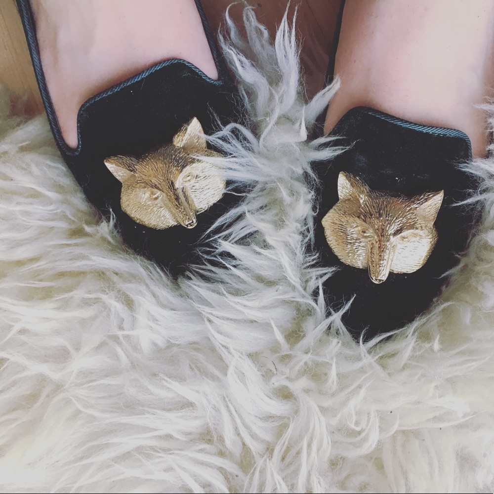 C. Wonder Velvet Green Flats Size 8