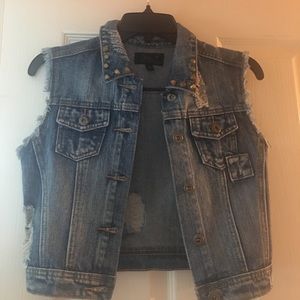 Cropped denim vest