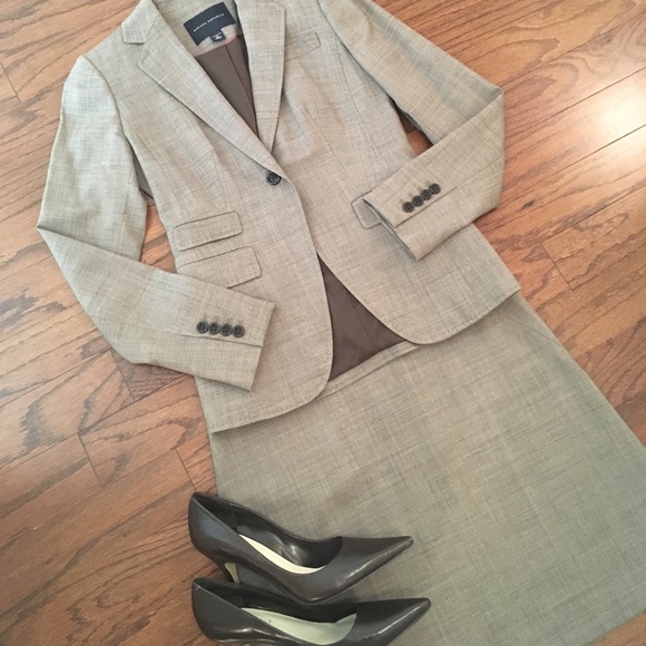 Banana Republic Jackets & Blazers - Banana Republic Skirt Suit Size 0