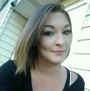 Meet your Posher, Leeanna