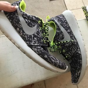 Women's Nike Roshe Runs