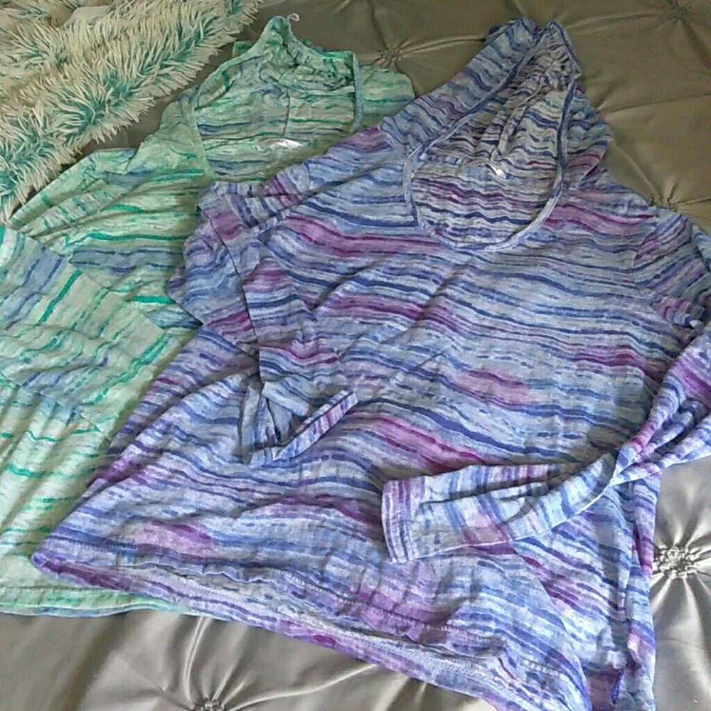 2 Women tshirt M