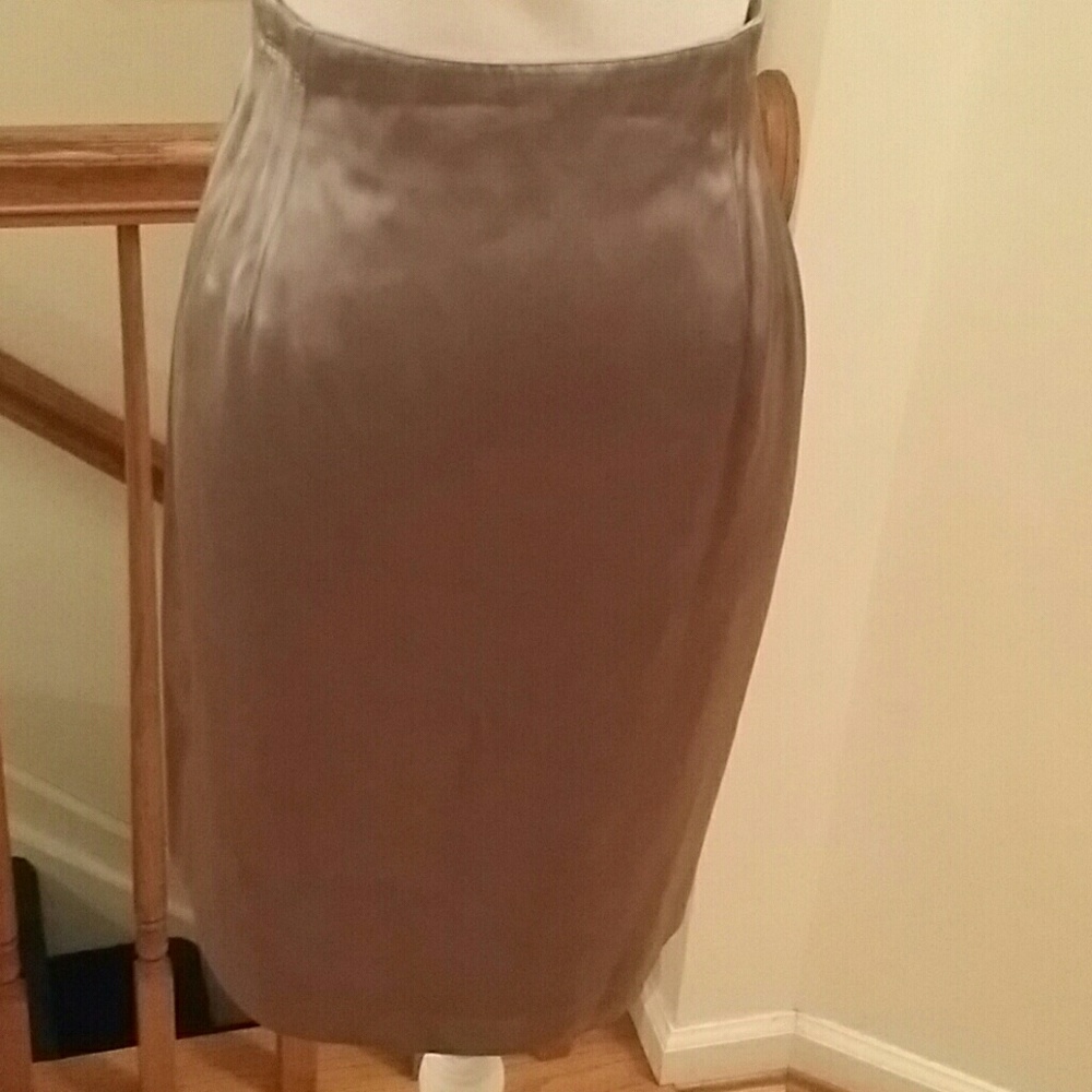 LOVELY ANNE KLEIN SKIRT