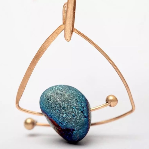 🌟5 Star Fave! Gold Geometric Blue Stone Earrings - Picture 4 of 5