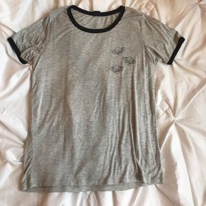 Grey t-shirt with planet design