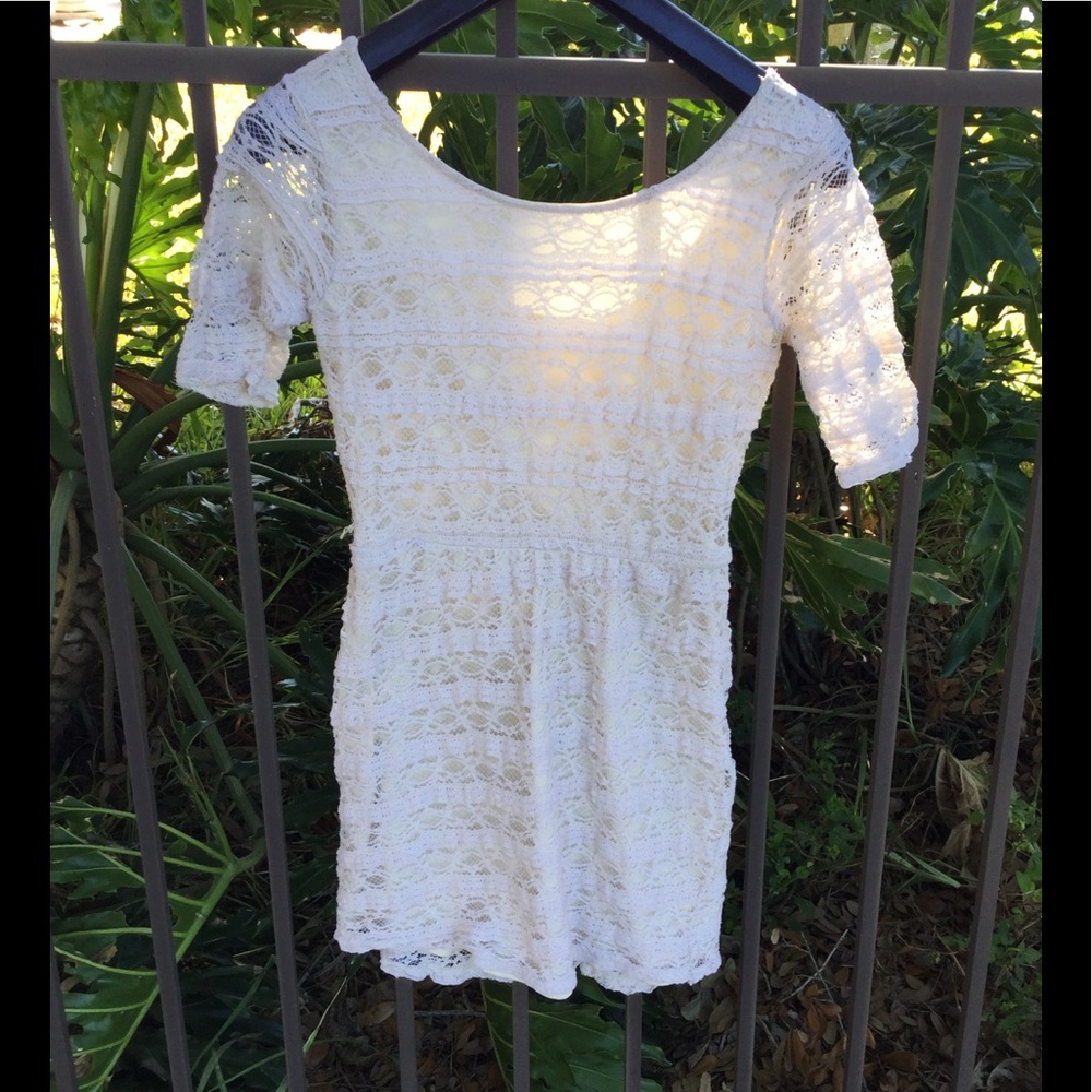 Low Back White Lace Rewind Dress