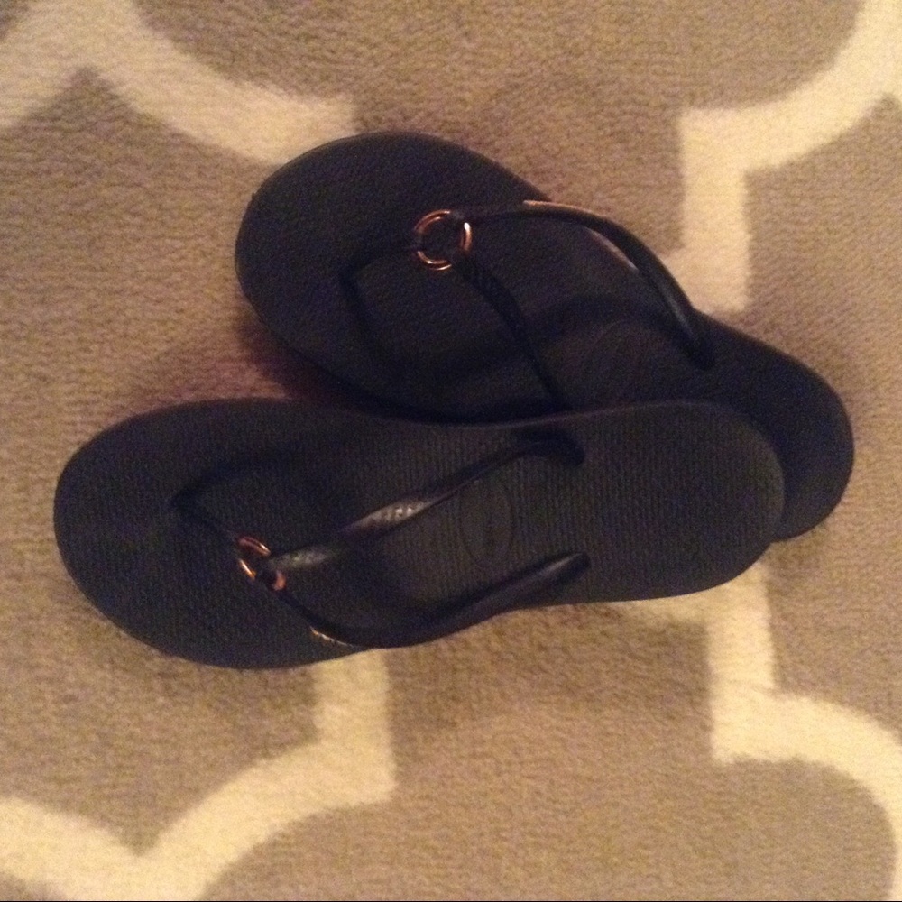 Black Havaianas with Rosegold Hardware