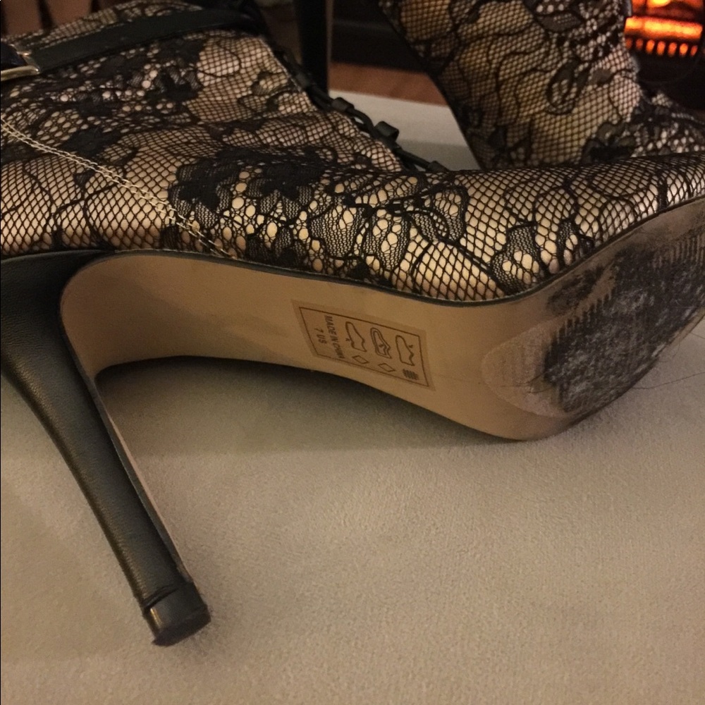 ✨✨Open Toe Booties ✨✨ - Picture 3 of 6