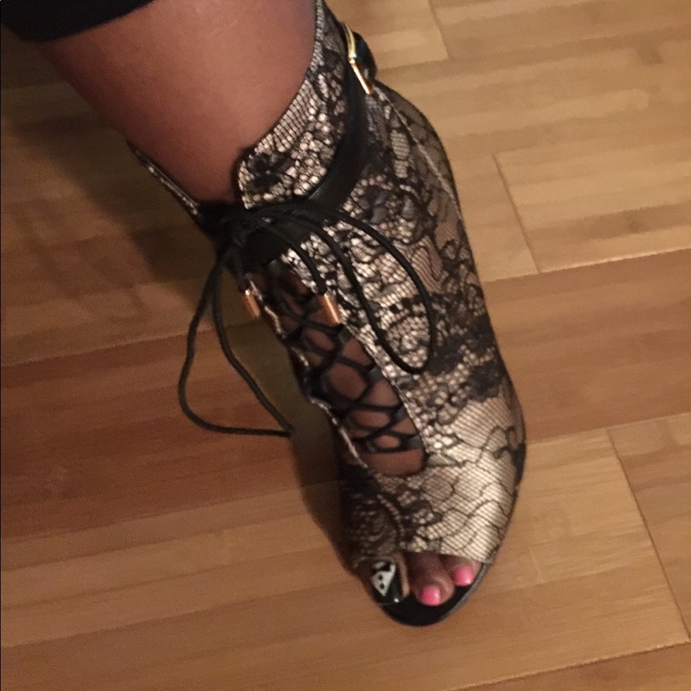 ✨✨Open Toe Booties ✨✨ - Picture 4 of 6