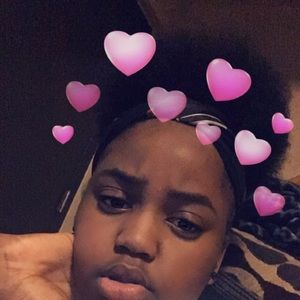 Meet your Posher, Takia