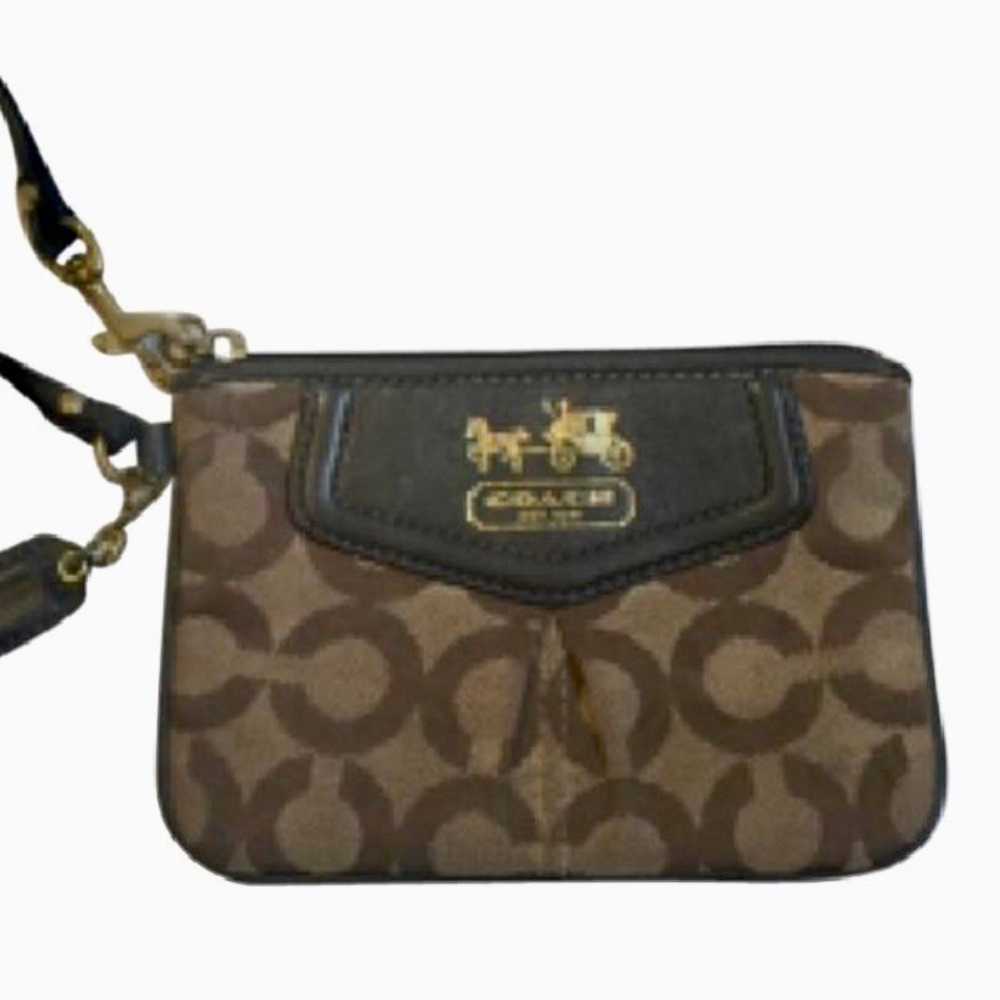 🔥🔥Coach Logo Signature Wristlet Purse