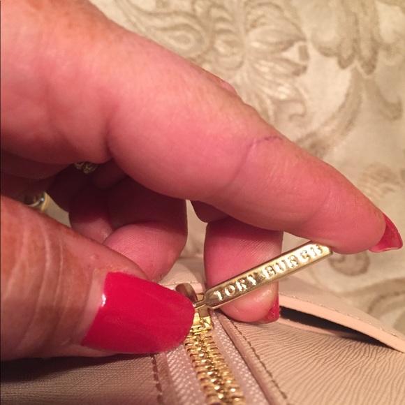 Light Oak Canvas Tory Burch Bag - Picture 5 of 7