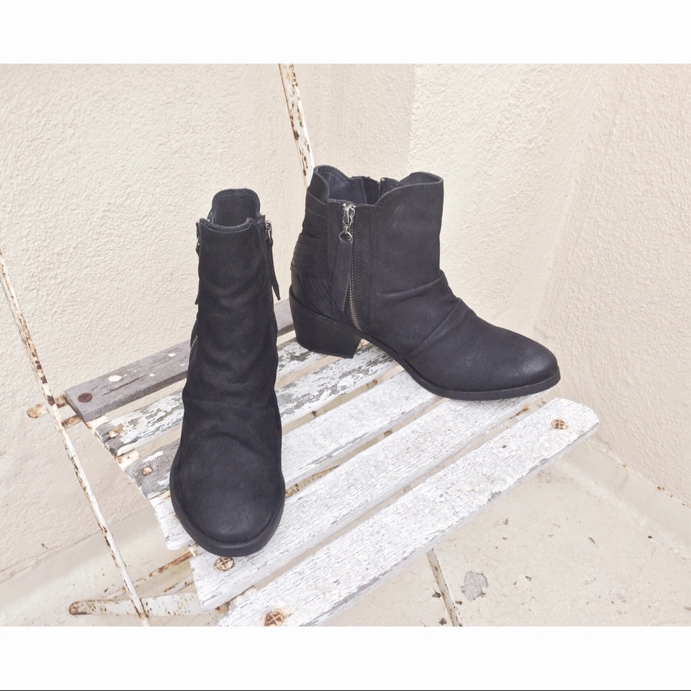 Matisse Suede Ankle Booties NWOT