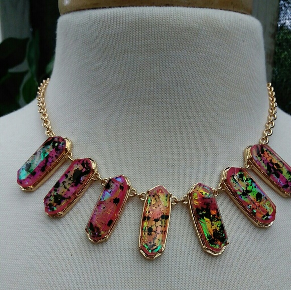 Hush Pink Hologram Statement Necklace With Earring - Picture 1 of 2