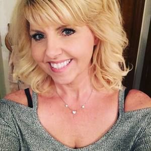 Meet your Posher, Angee