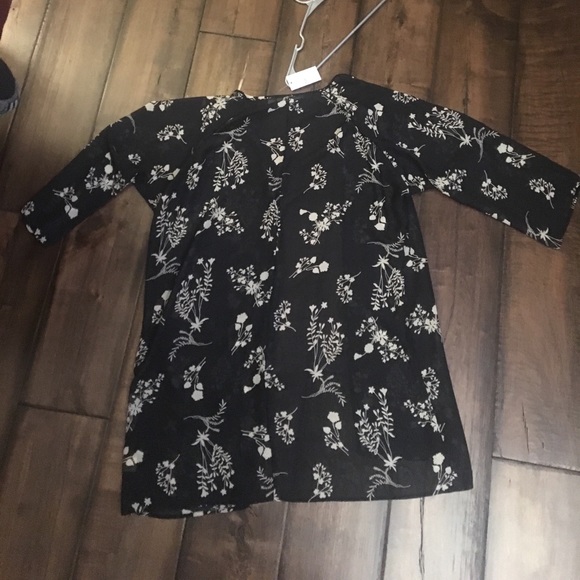 Liberty Love kimono - Picture 2 of 3