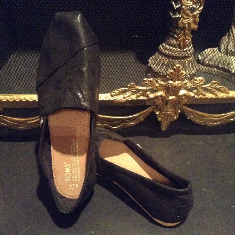 TOMS Black Shoes