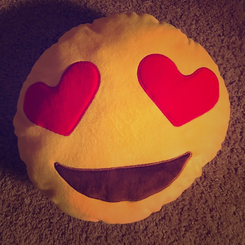 Emoji pillow😍😍😍