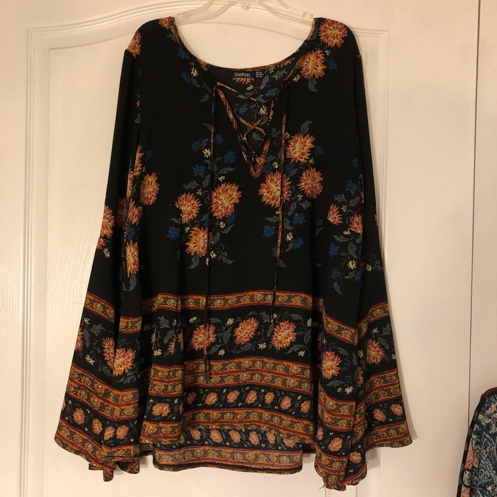 LIKE NEW 💎 Bell-Sleeve Fall Blouse