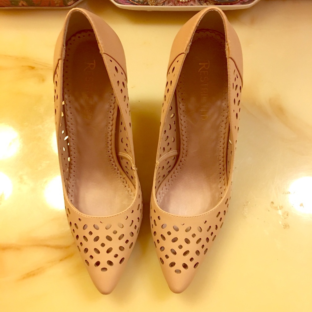 Light pink Lazor Cut pumps