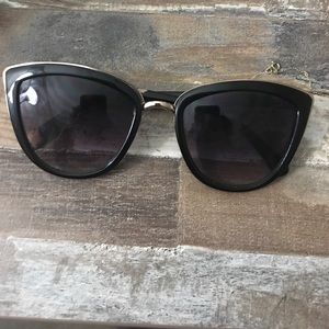 Cat eye sunglasses!