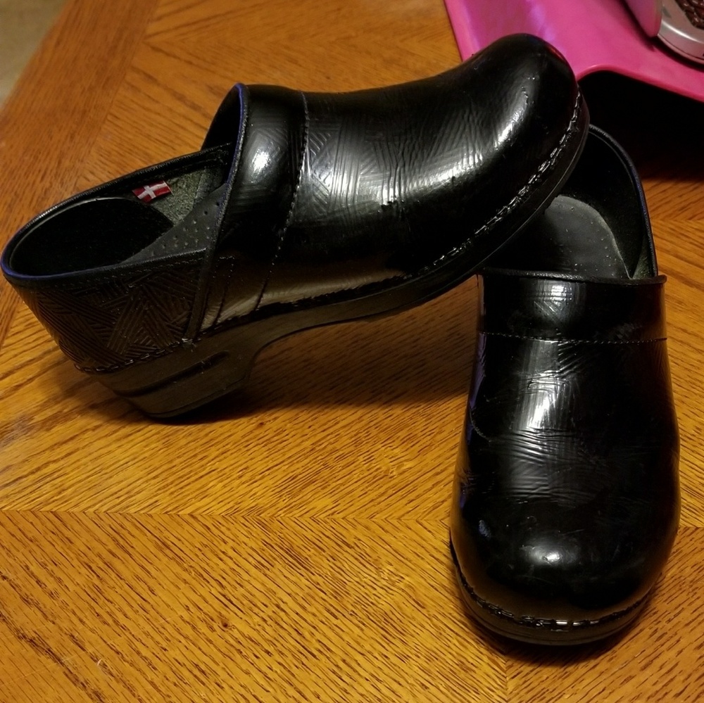 Black textured Sanita clogs