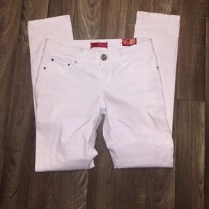 BNWT Guess sarah skinny white wash size 29