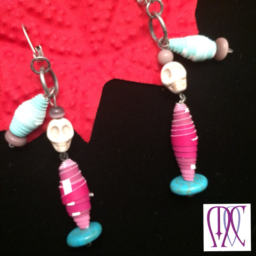 Skulls and paper beads earrings