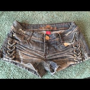 Almost Famous shorts size 5