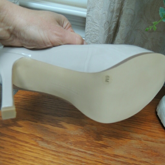 Cream patent high heel Platform NWOT - Picture 6 of 7