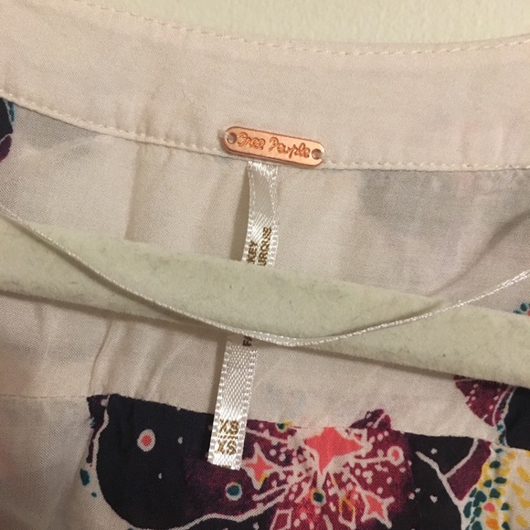 FREE PEOPLE FLOWER BLOUSE - Picture 2 of 3