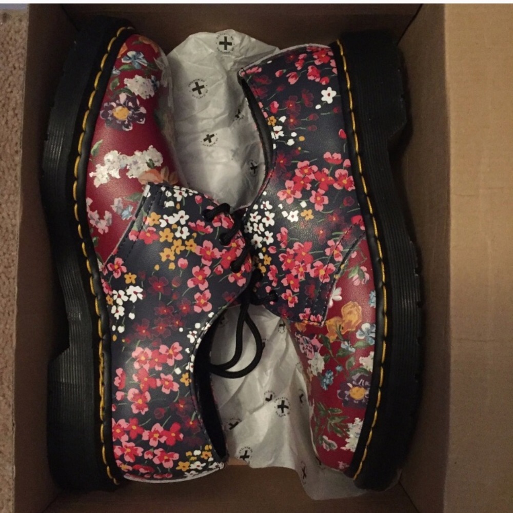 Floral Dr. martens