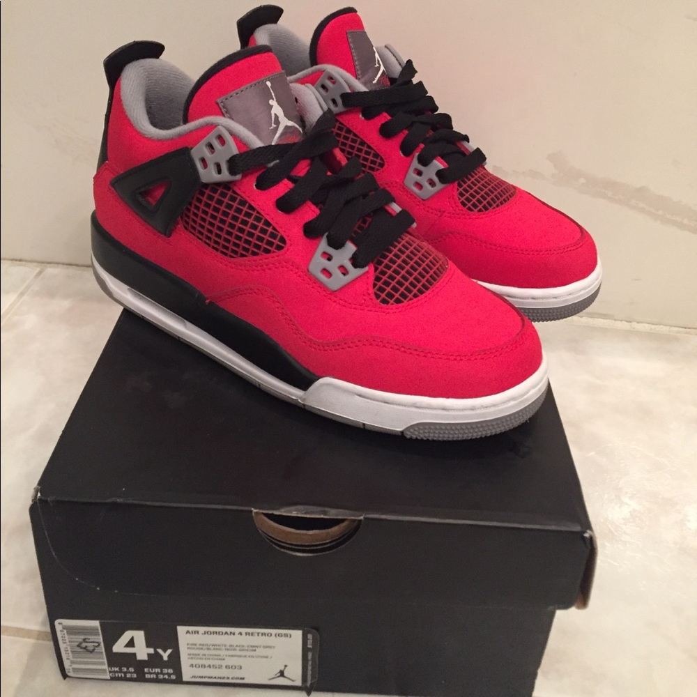Air Jordan 4 Retro