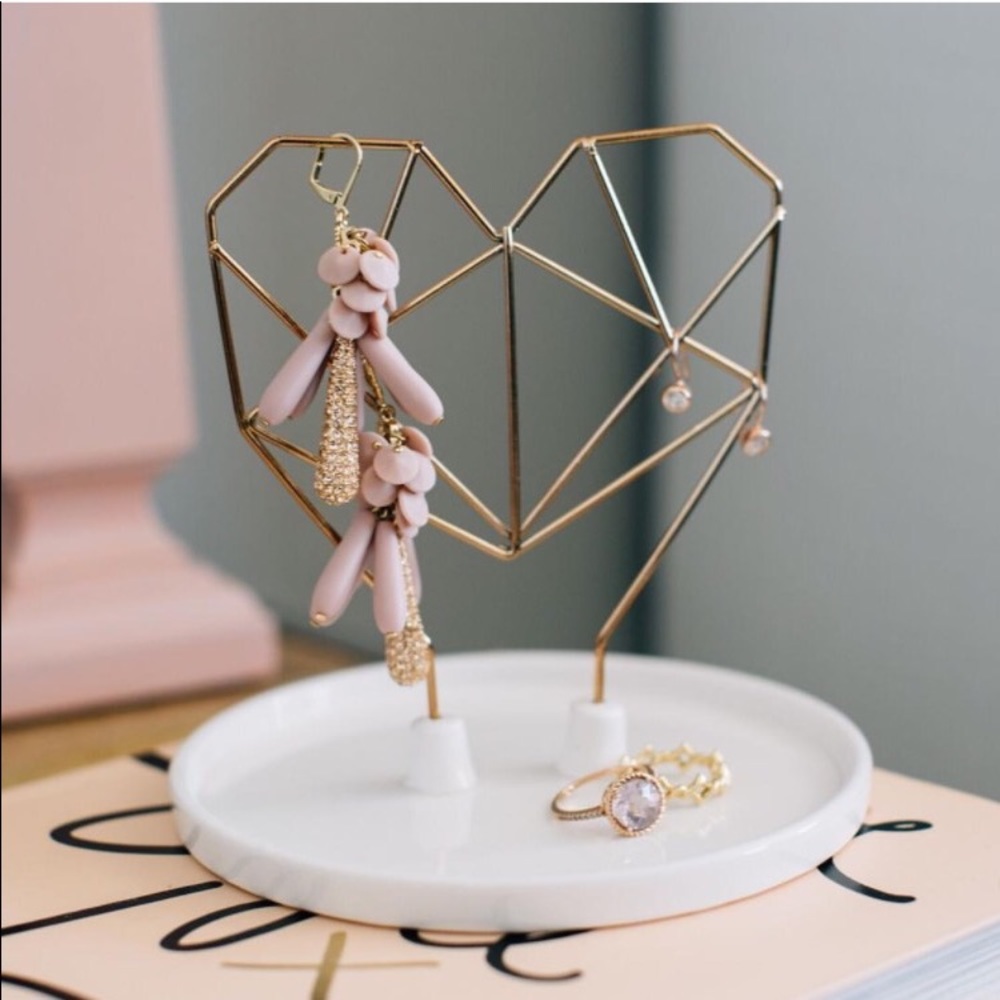 imm Living Coxet Wire Heart Ceramic Jewelry Holder
