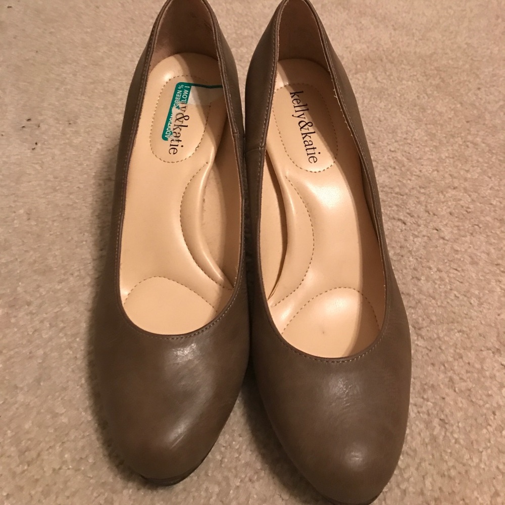 Kelly & katie padded pumps