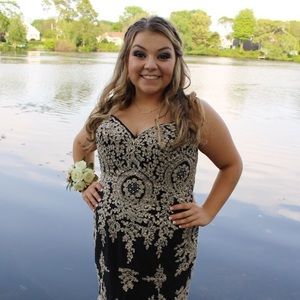 Meet your Posher, Kara