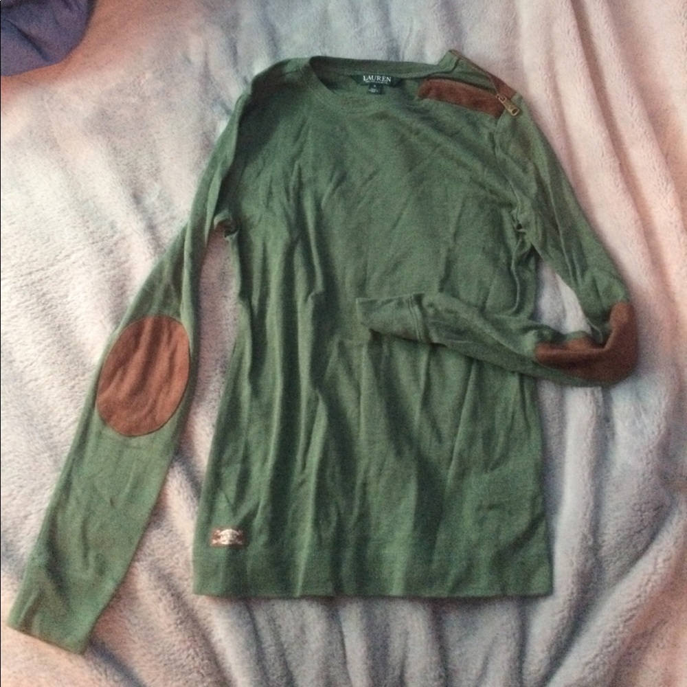 Green long sleeve shirt