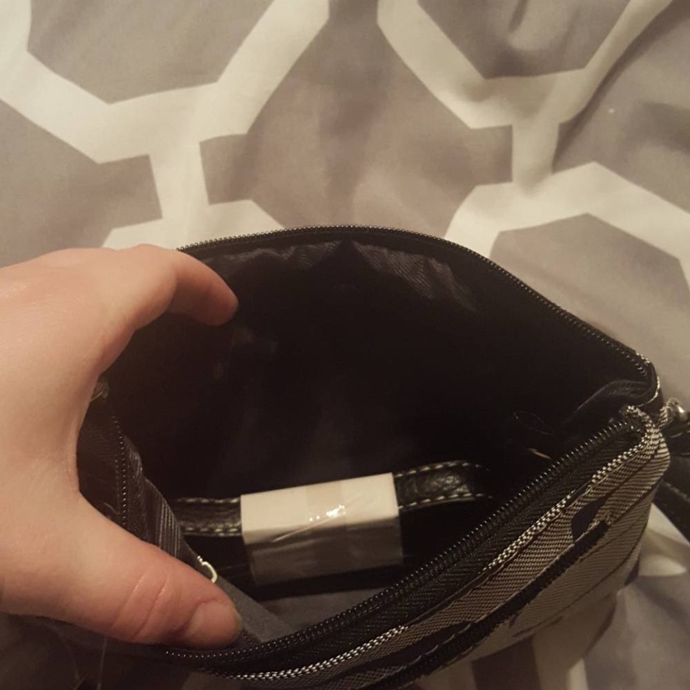 Purse - Picture 3 of 3