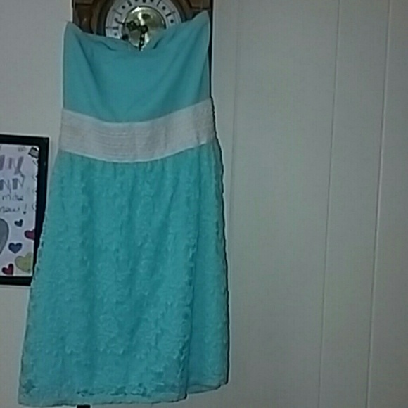 Dress - Picture 2 of 2