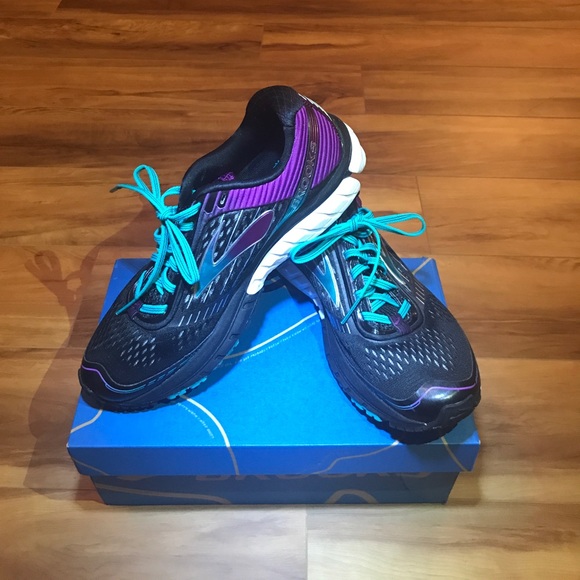 Brooks Shoes - 👟BROOKS running shoes **NEW**