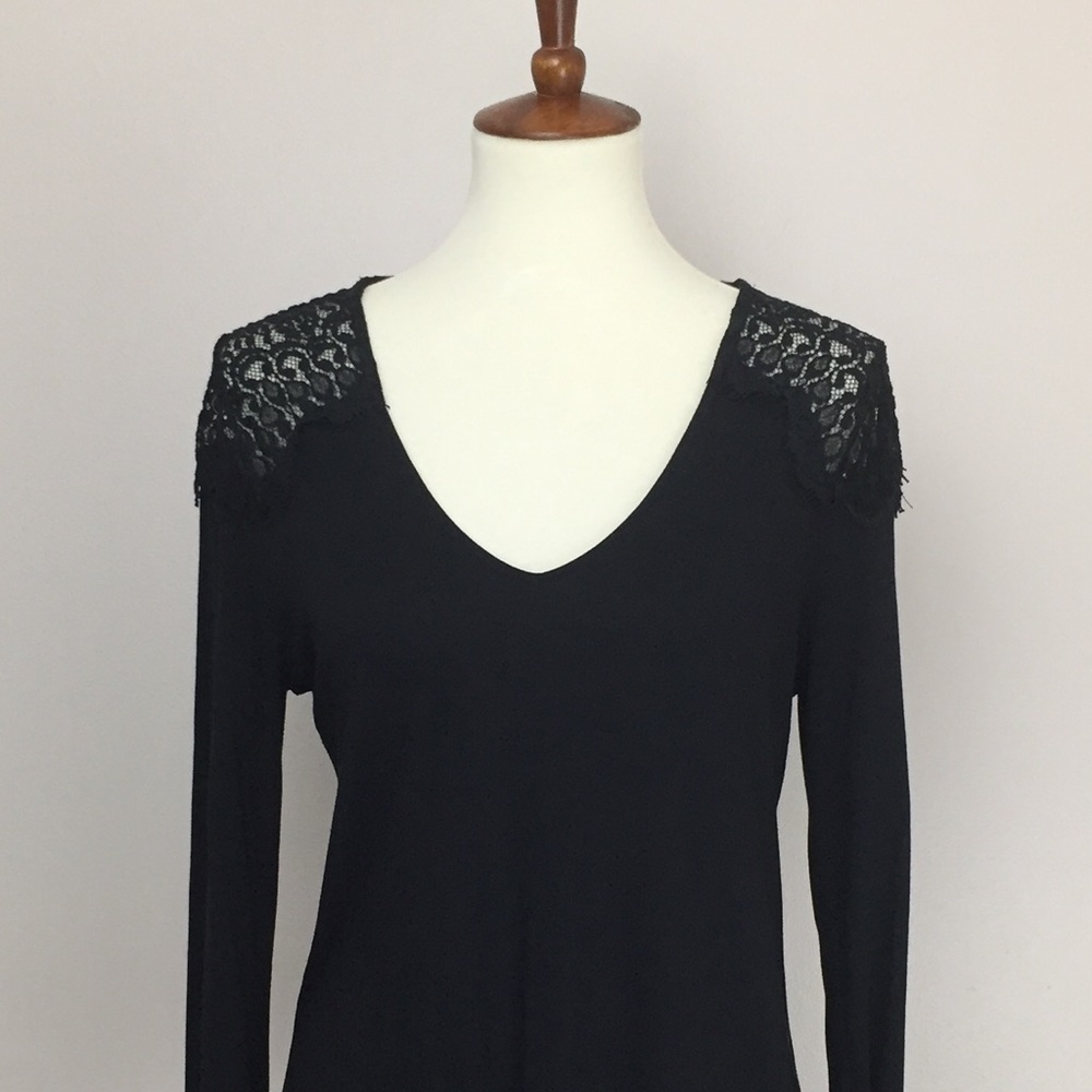 Petite Lace Shoulder V-Neck Long Sleeve Top