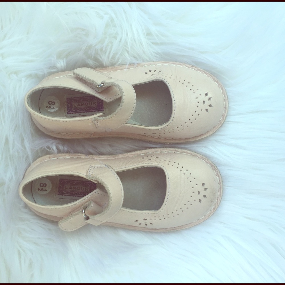 L'AMOUR leather shoes