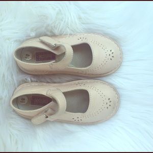 L'AMOUR leather shoes