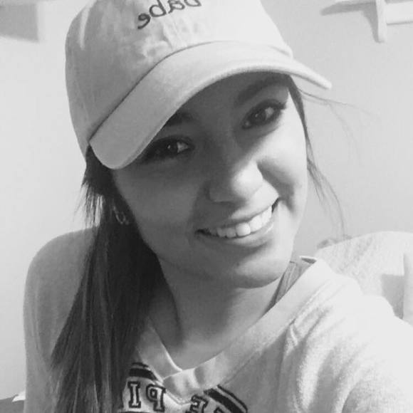 Meet your Posher, Sandra - Picture 1 of 1