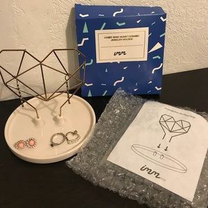Wire Heart Ceramic Jewelry Holder