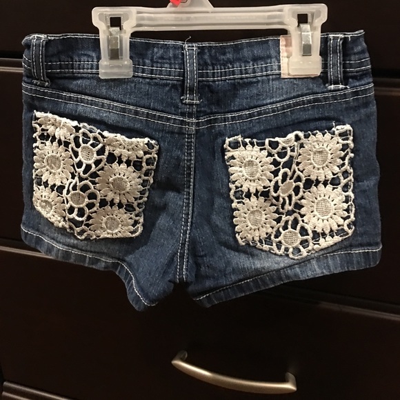 Free planet size 8 denim shorts - Picture 3 of 5